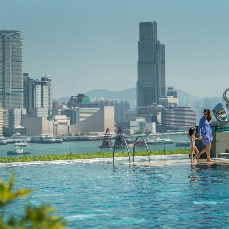 Mother & child poolside, Four Seasons Hong Kong